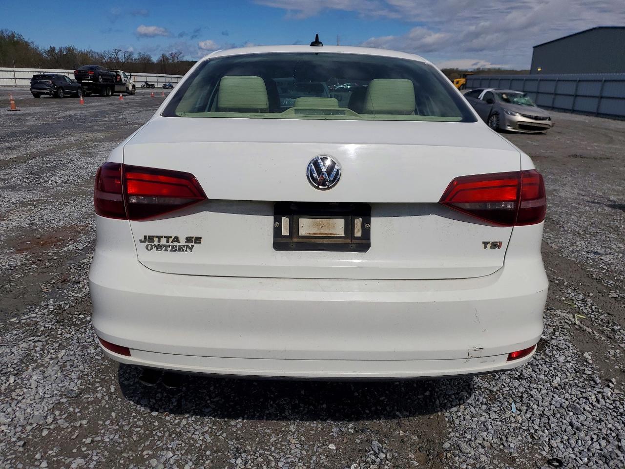 2016 VOLKSWAGEN JETTA SE photo 6