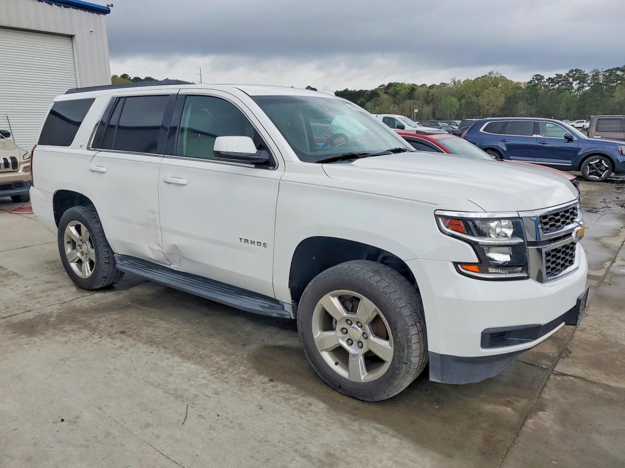 2016 CHEVROLET TAHOE C1500 LT photo 4