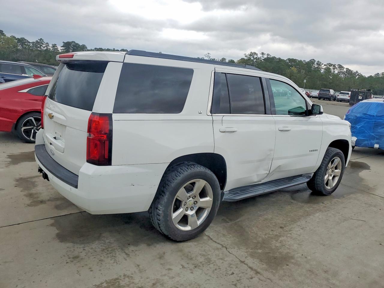 2016 CHEVROLET TAHOE C1500 LT photo 3