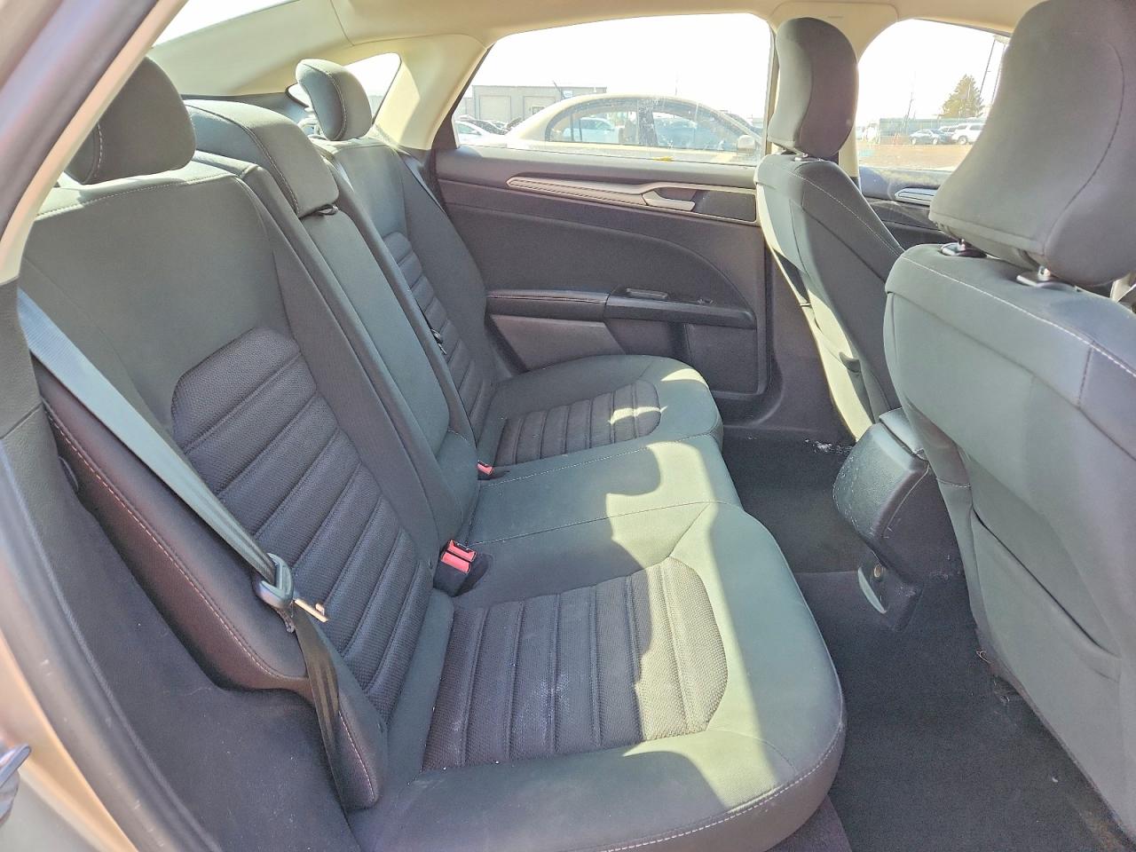 2017 FORD FUSION SE photo 19