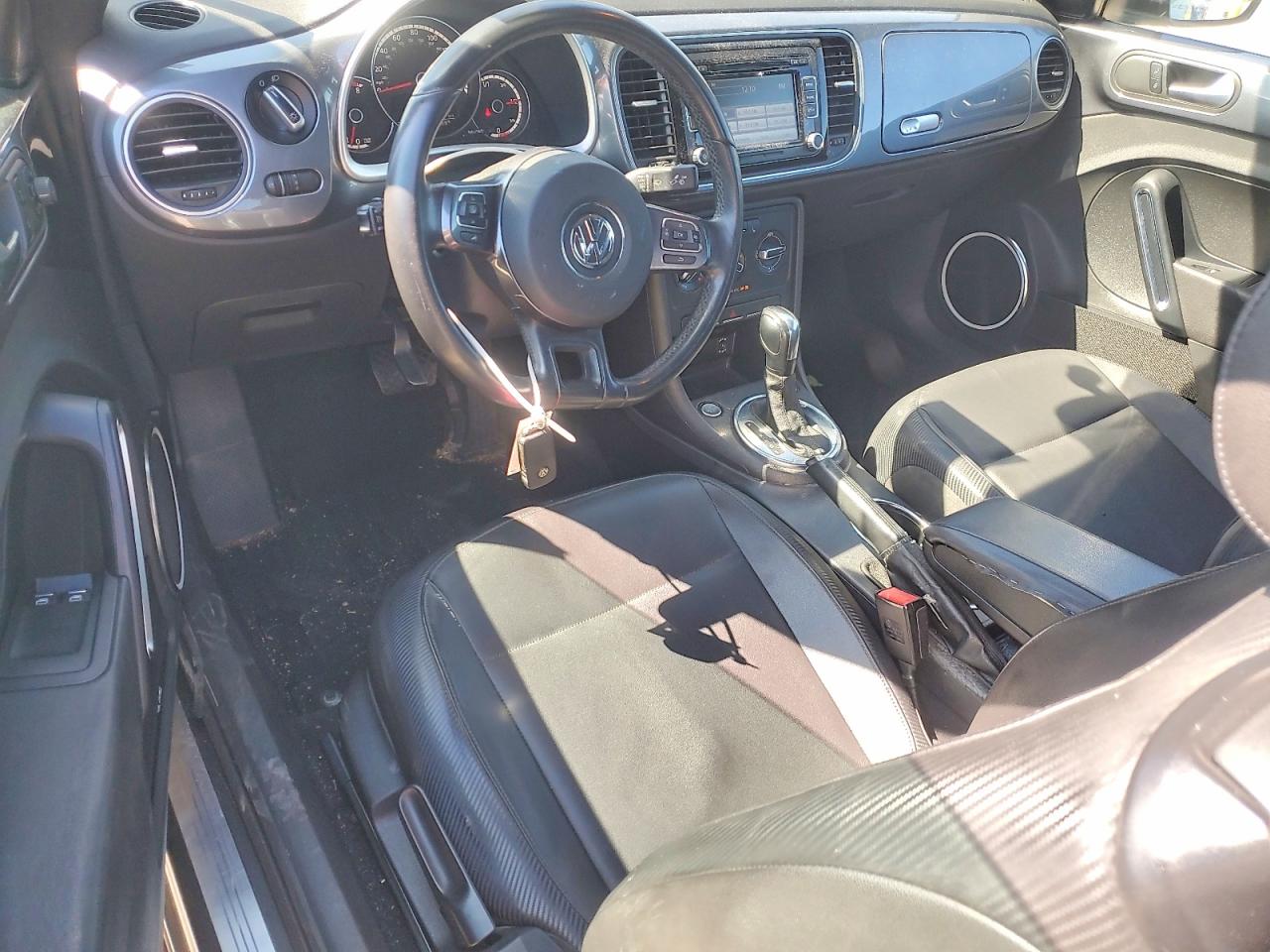 2013 VOLKSWAGEN BEETLE photo 15