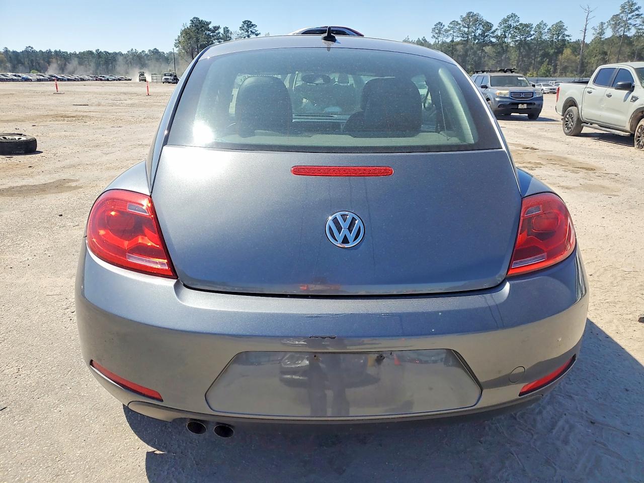 2013 VOLKSWAGEN BEETLE photo 11