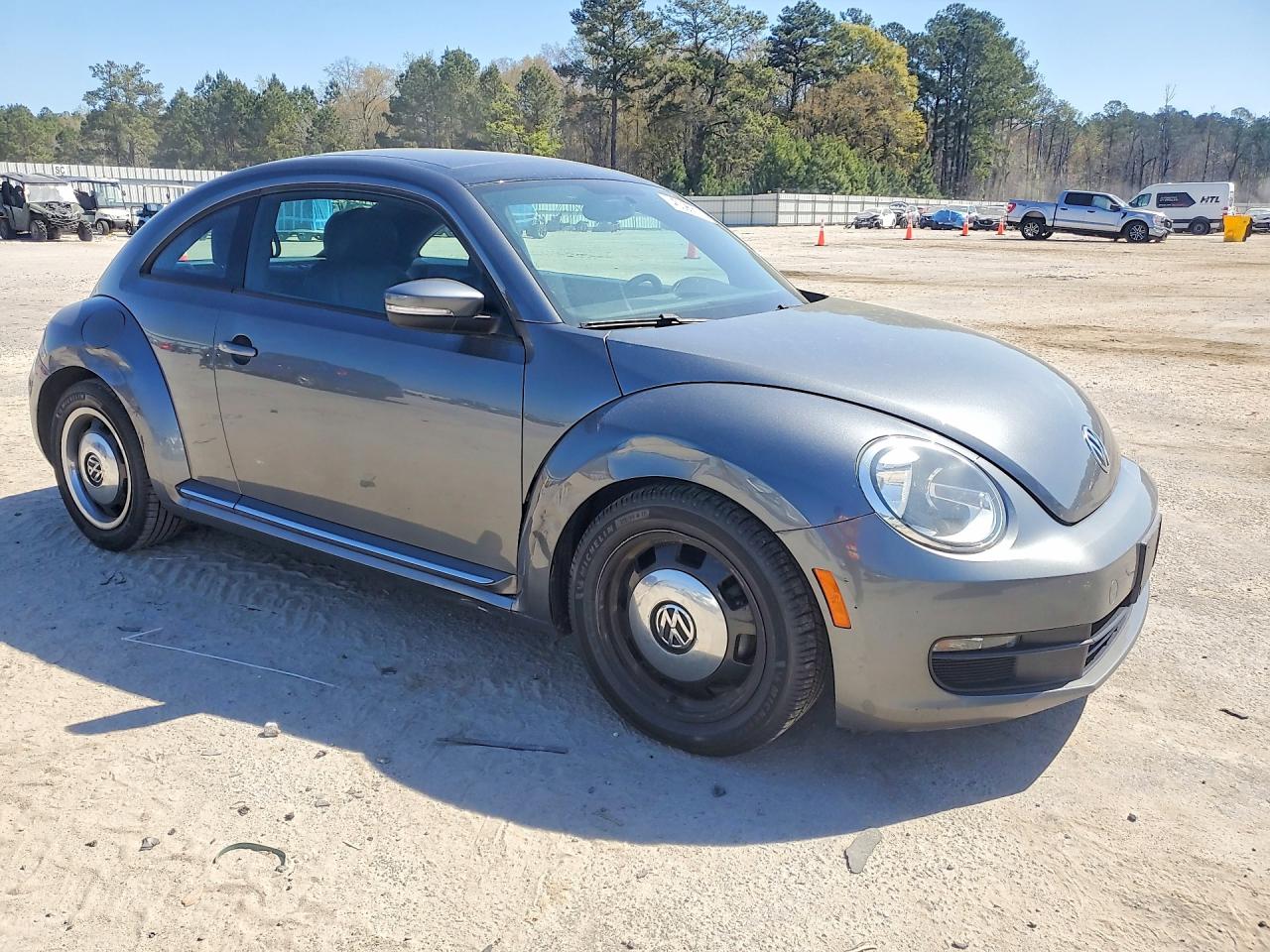 2013 VOLKSWAGEN BEETLE photo 7