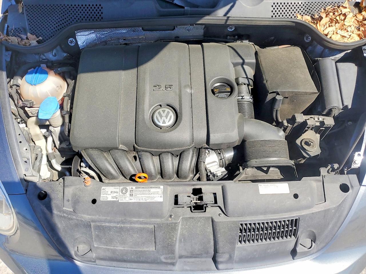 2013 VOLKSWAGEN BEETLE photo 21
