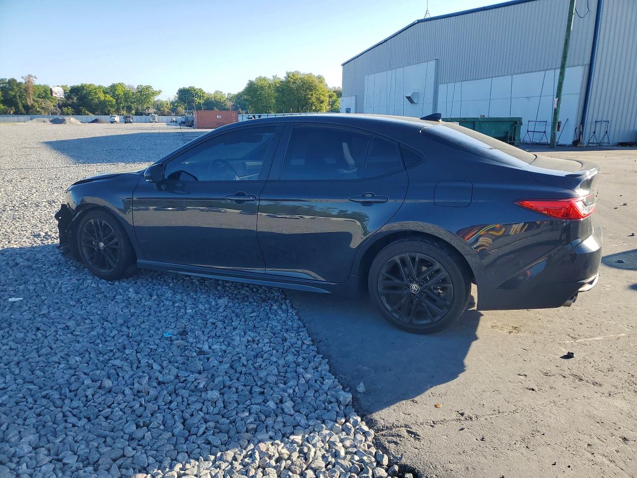 2025 TOYOTA CAMRY SE photo 3