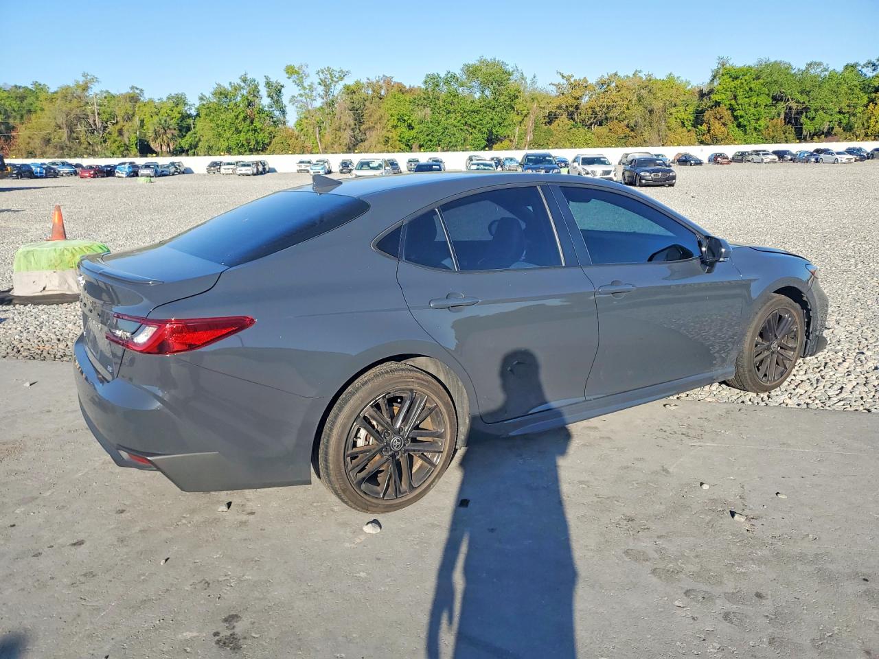 2025 TOYOTA CAMRY SE photo 5
