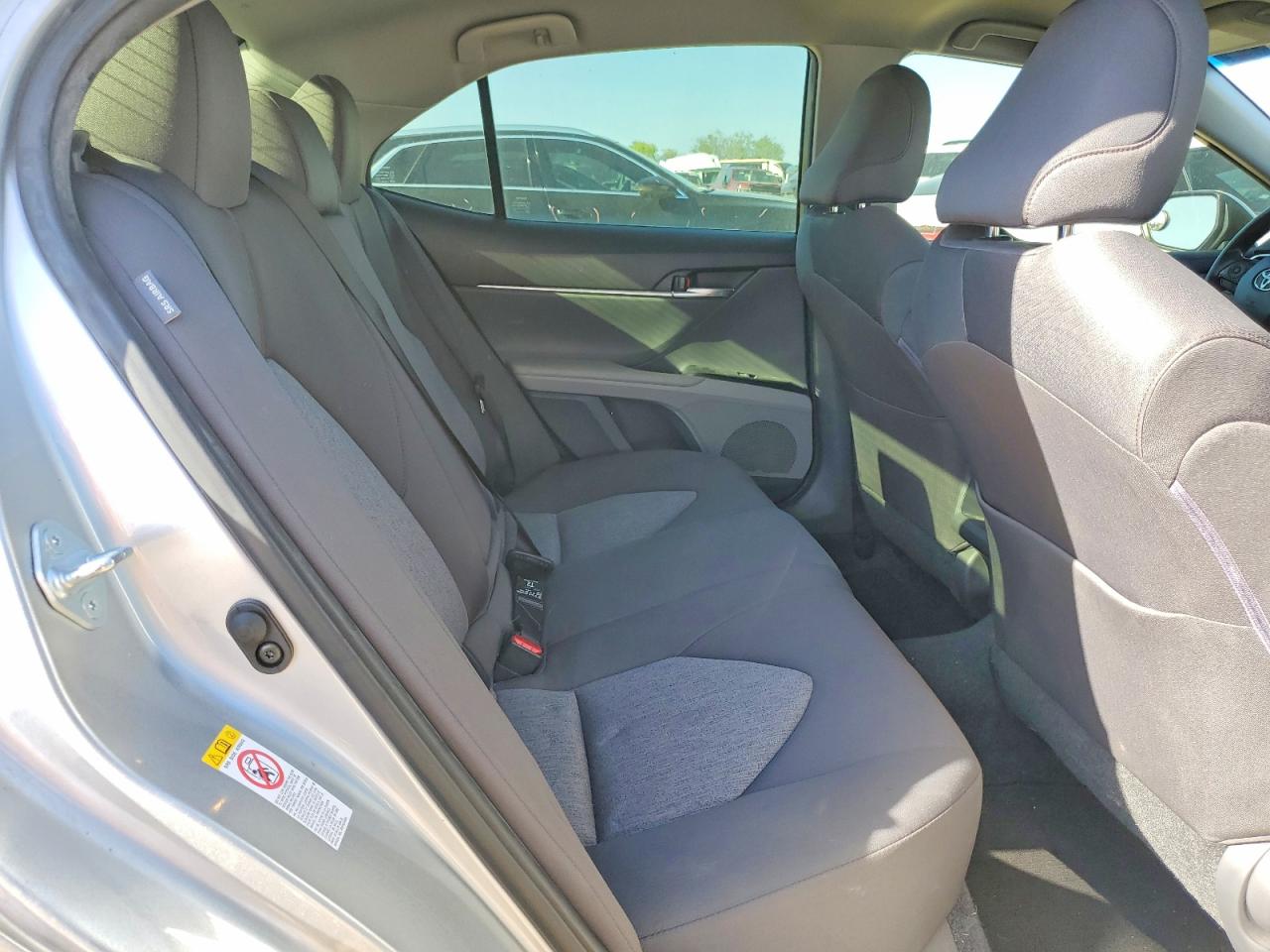 2018 TOYOTA CAMRY LE photo 10