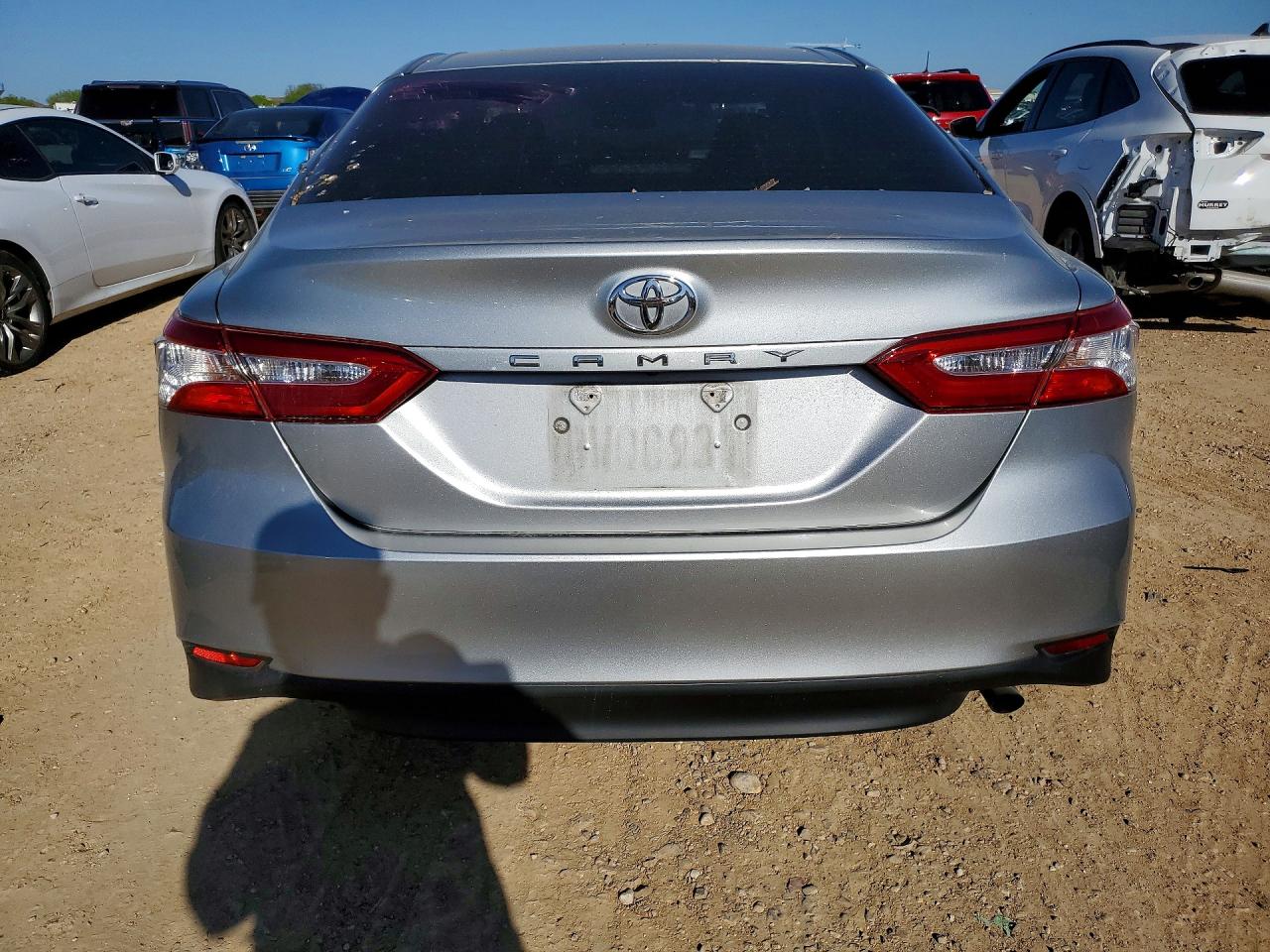 2018 TOYOTA CAMRY LE photo 6