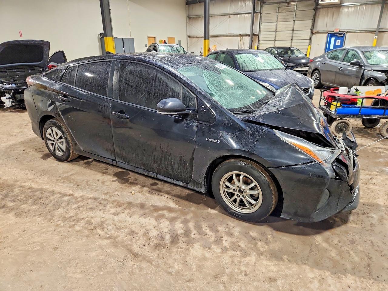 2018 TOYOTA PRIUS THREE photo 4