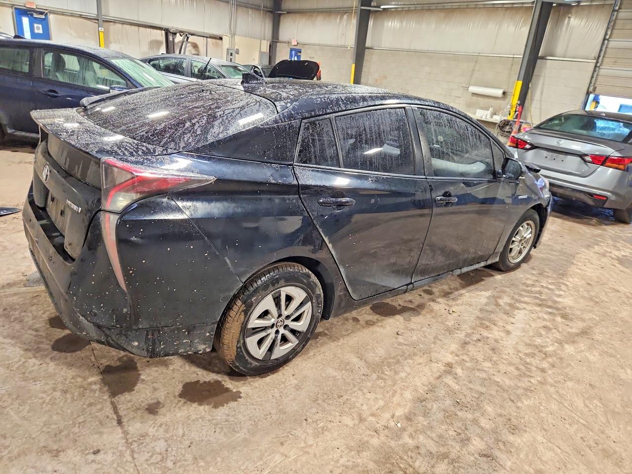 2018 TOYOTA PRIUS THREE photo 3