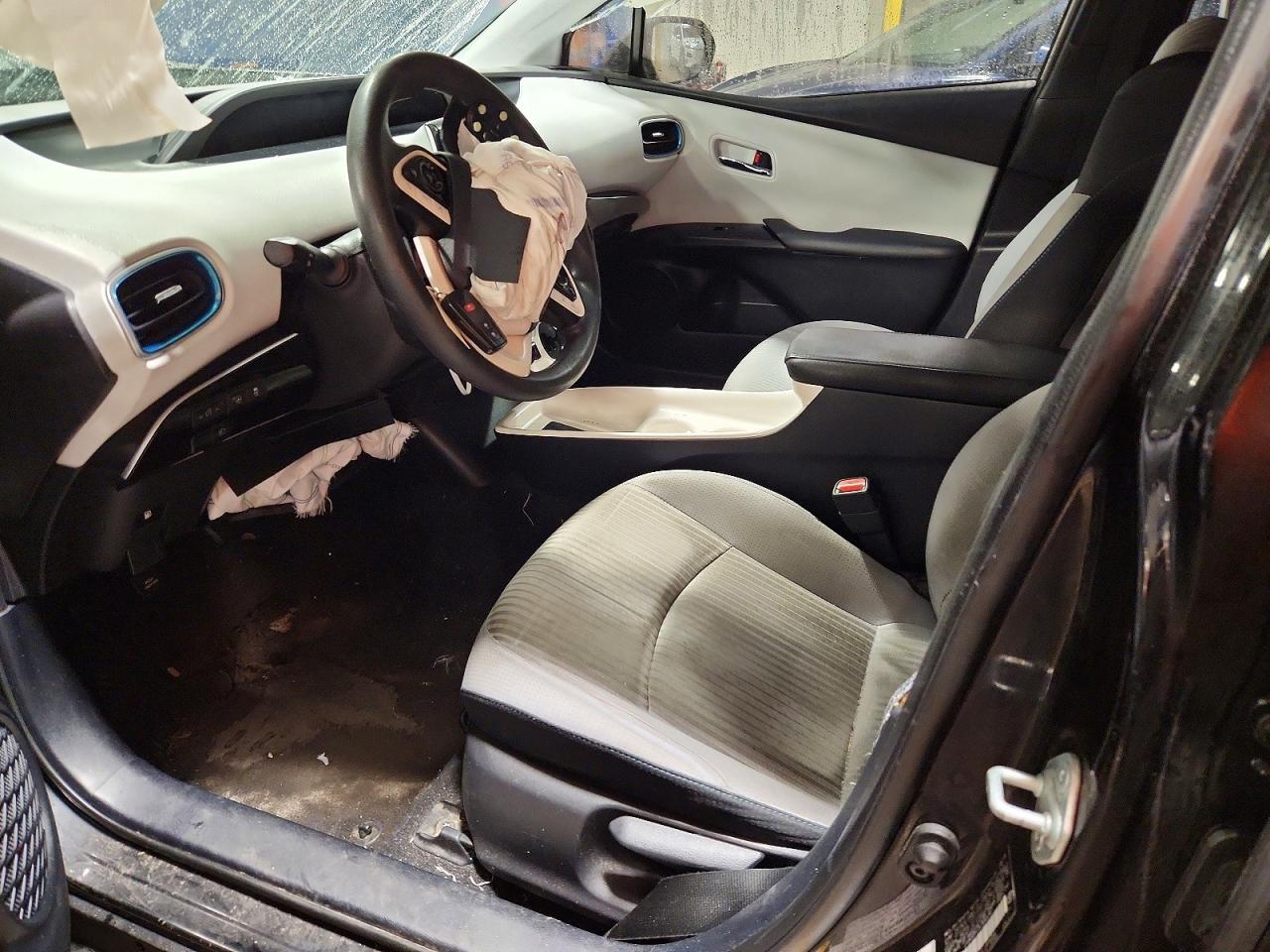 2018 TOYOTA PRIUS THREE photo 7