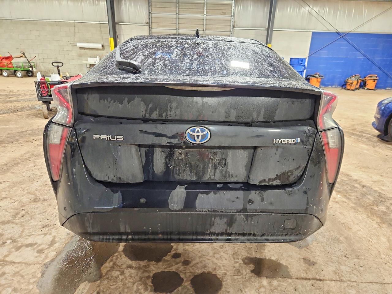 2018 TOYOTA PRIUS THREE photo 6