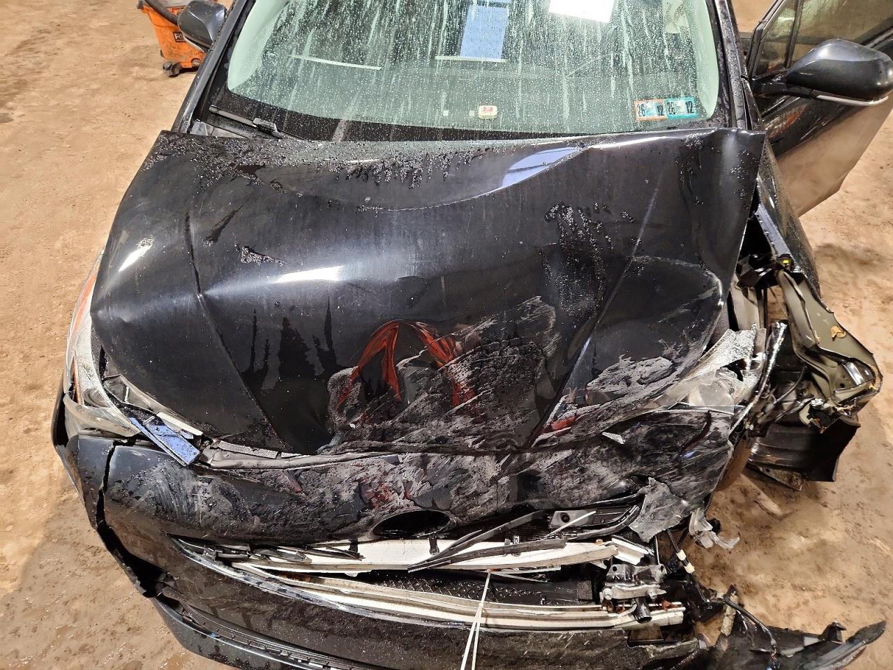 2018 TOYOTA PRIUS THREE photo 11