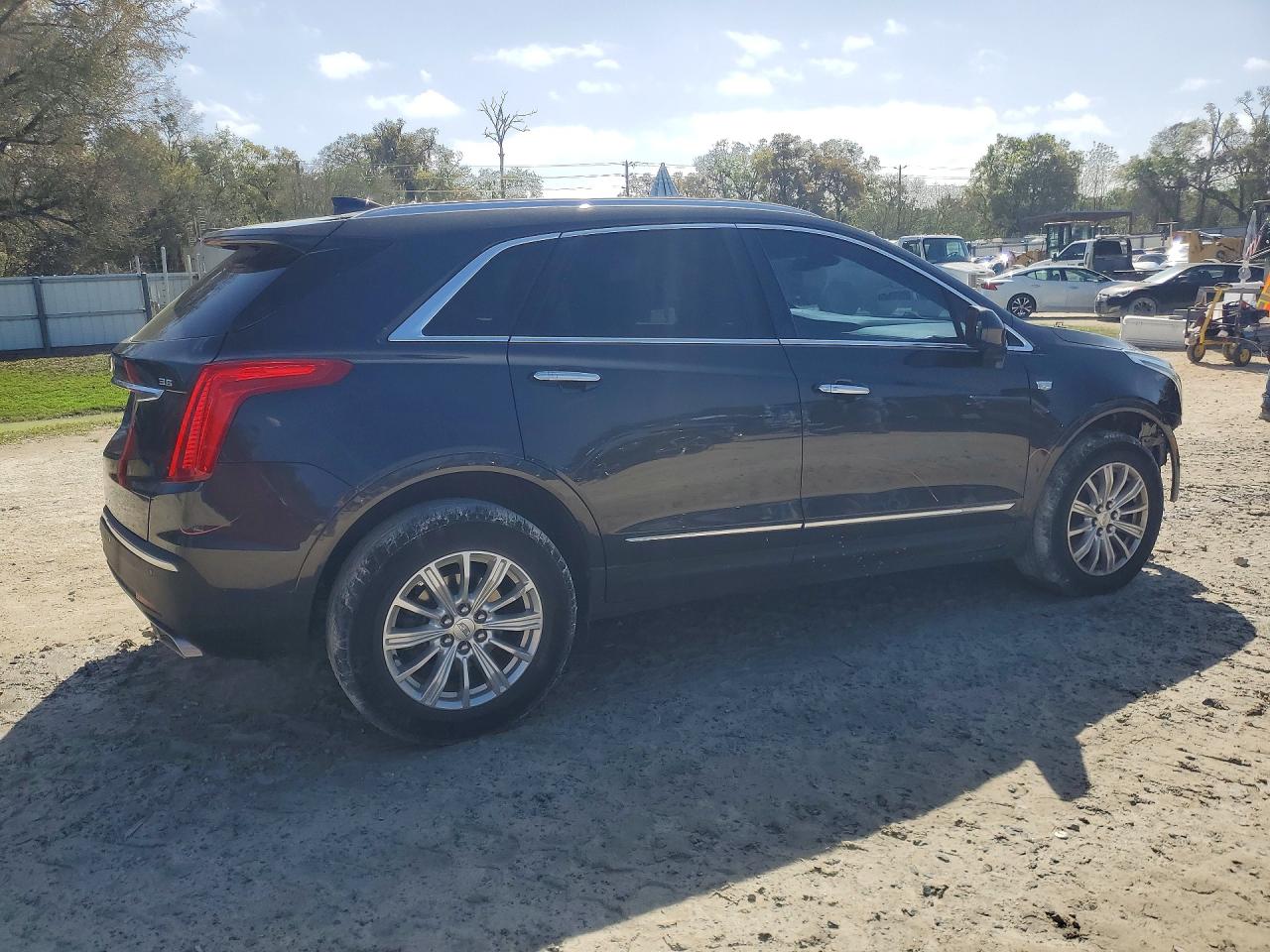 2018 CADILLAC XT5 photo 3