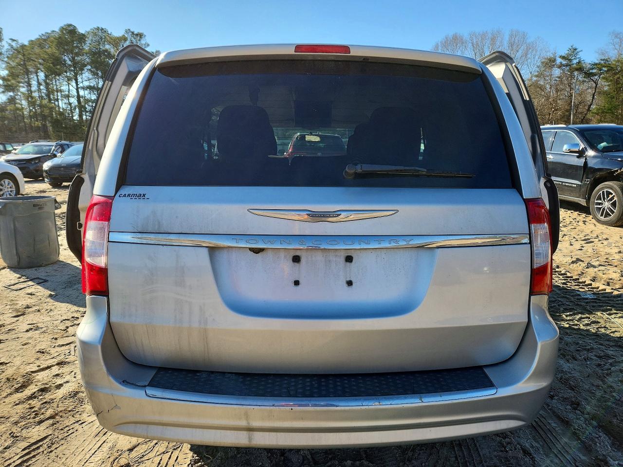 2011 CHRYSLER TOWN & COUNTRY TOURING photo 11