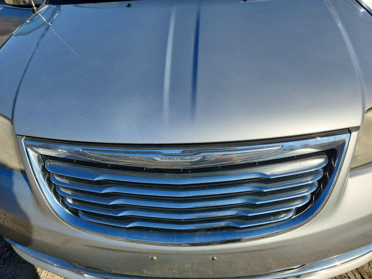 2011 CHRYSLER TOWN & COUNTRY TOURING photo 23