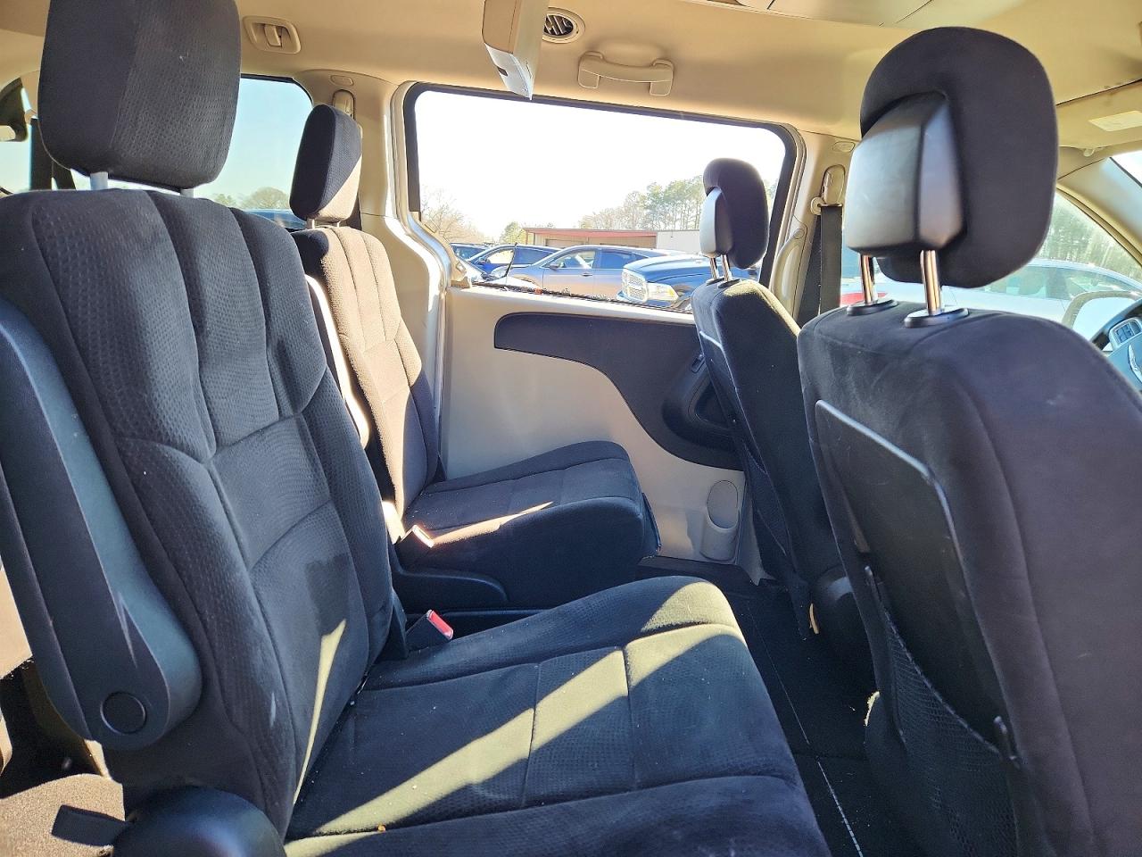 2011 CHRYSLER TOWN & COUNTRY TOURING photo 21