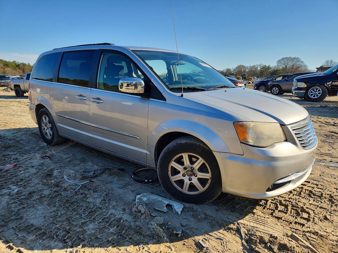2011 CHRYSLER TOWN & COUNTRY TOURING photo 7