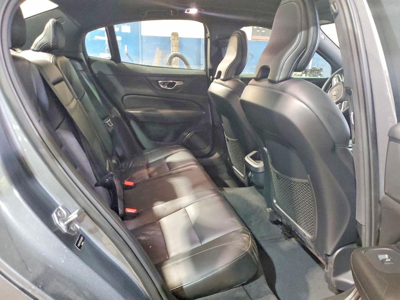 2020 VOLVO S60 T6 MOMENTUM photo 10