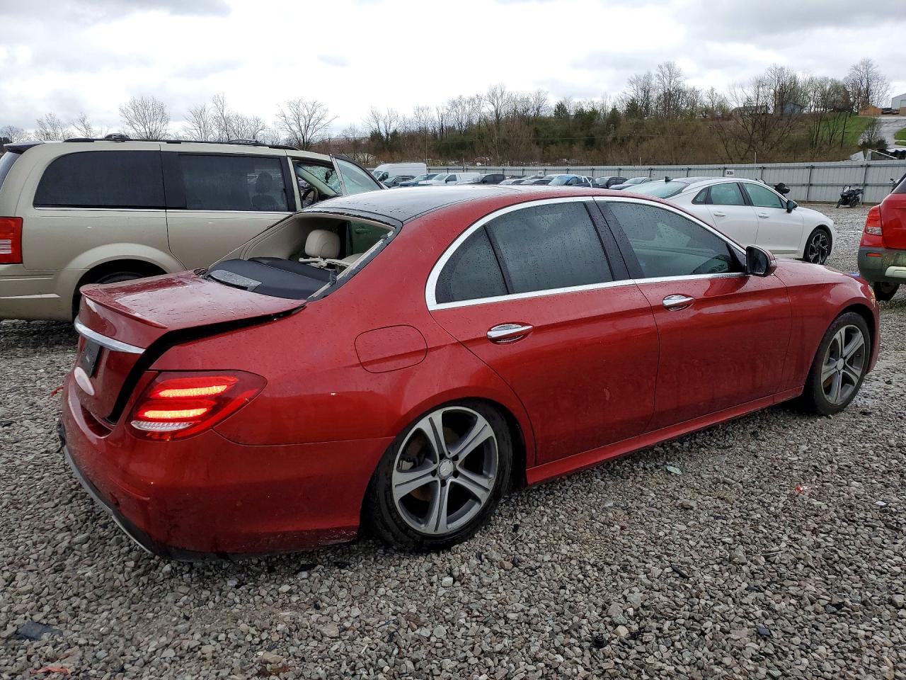 2017 MERCEDES-BENZ E 300 photo 3