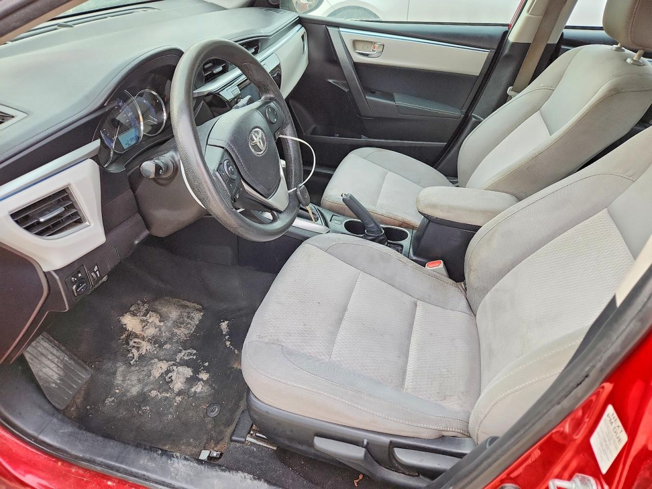 2015 TOYOTA COROLLA LE photo 13