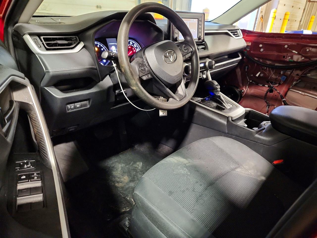 2021 TOYOTA RAV4 LE photo 22