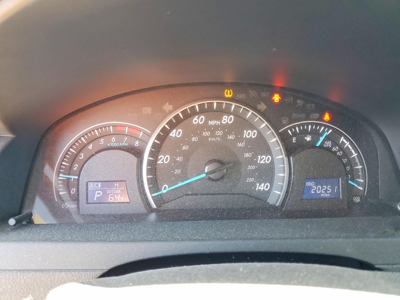 2015 TOYOTA CAMRY LE photo 25