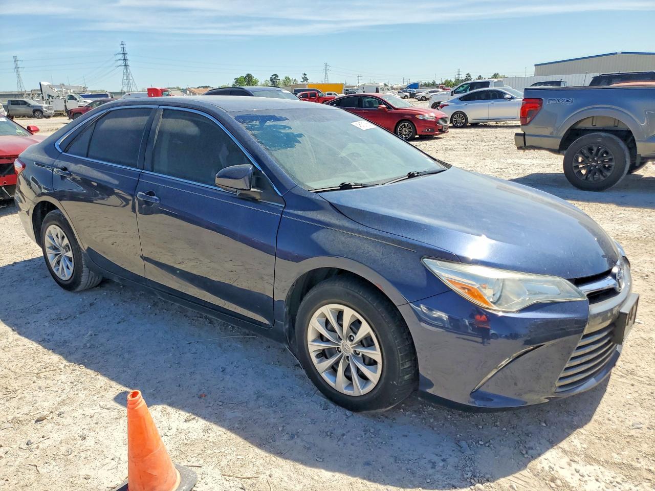 2015 TOYOTA CAMRY LE photo 10