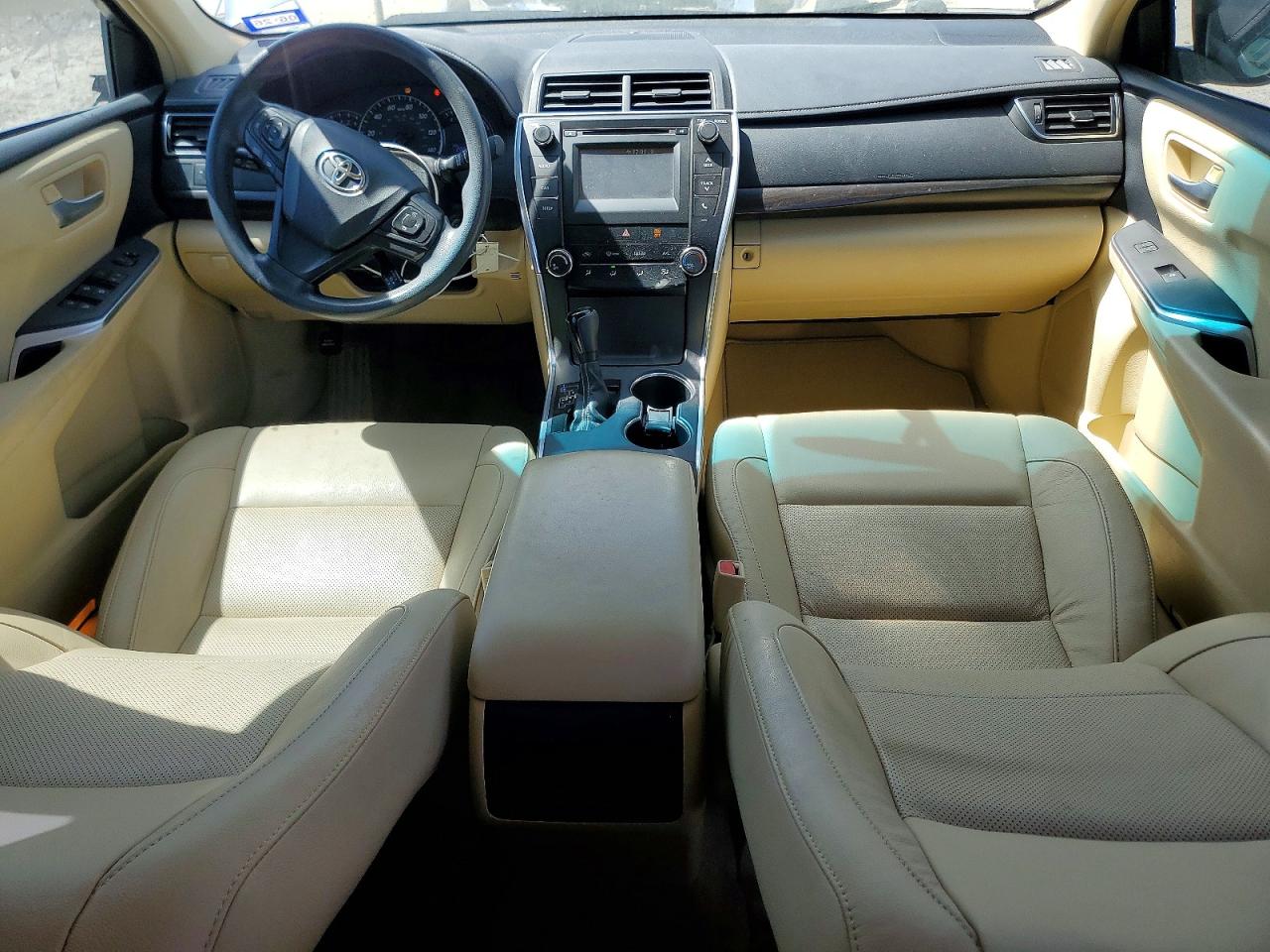 2015 TOYOTA CAMRY LE photo 22
