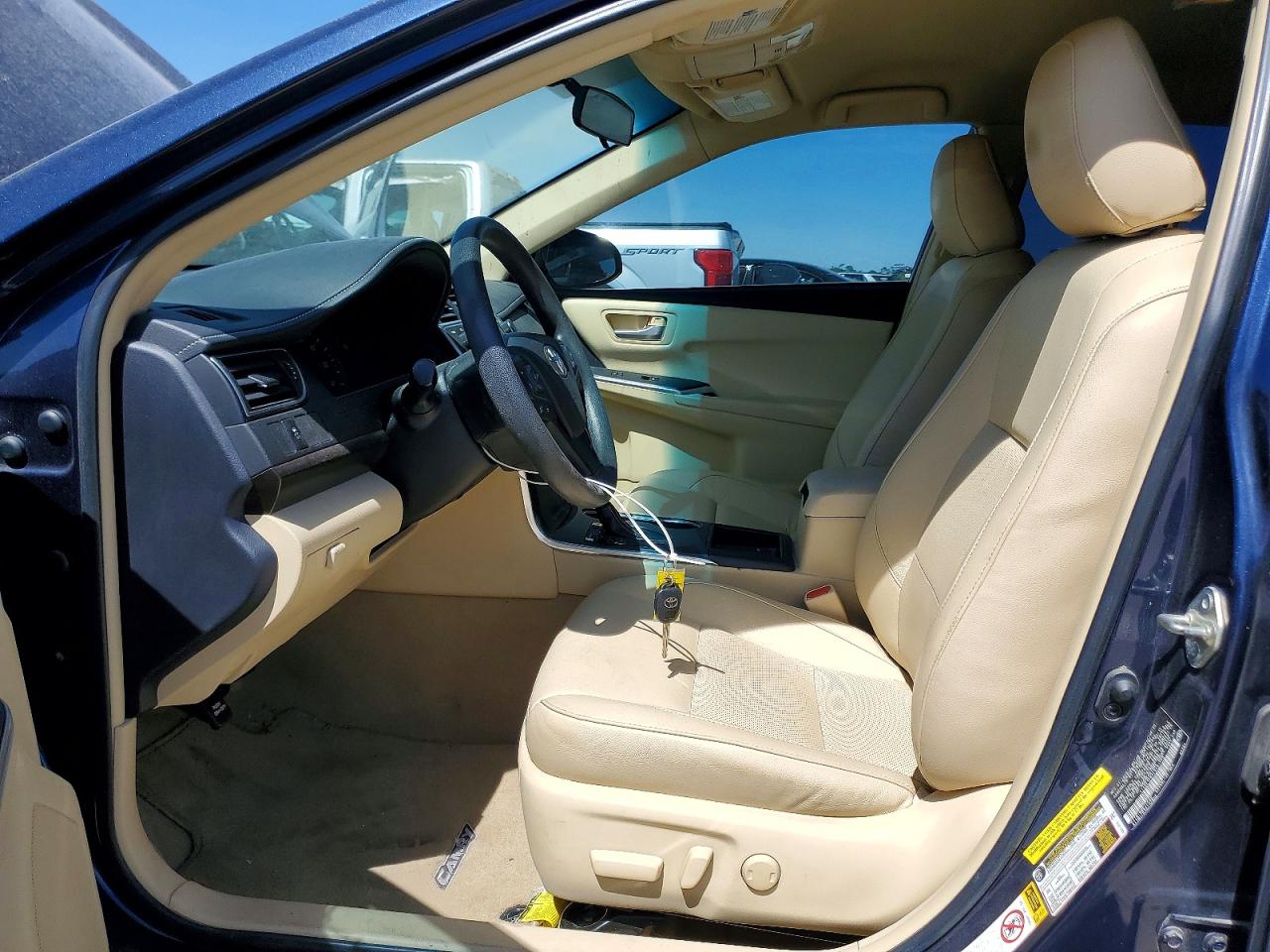 2015 TOYOTA CAMRY LE photo 19