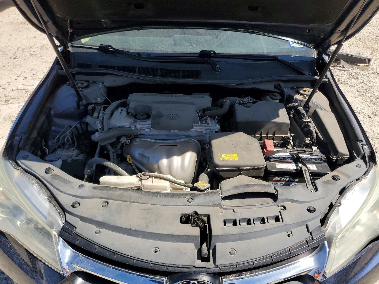 2015 TOYOTA CAMRY LE photo 34