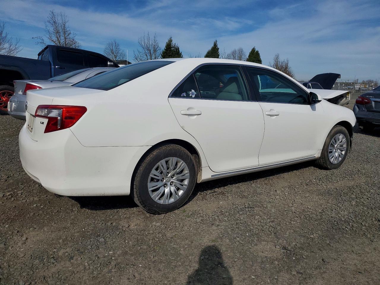 2012 TOYOTA CAMRY LE photo 5