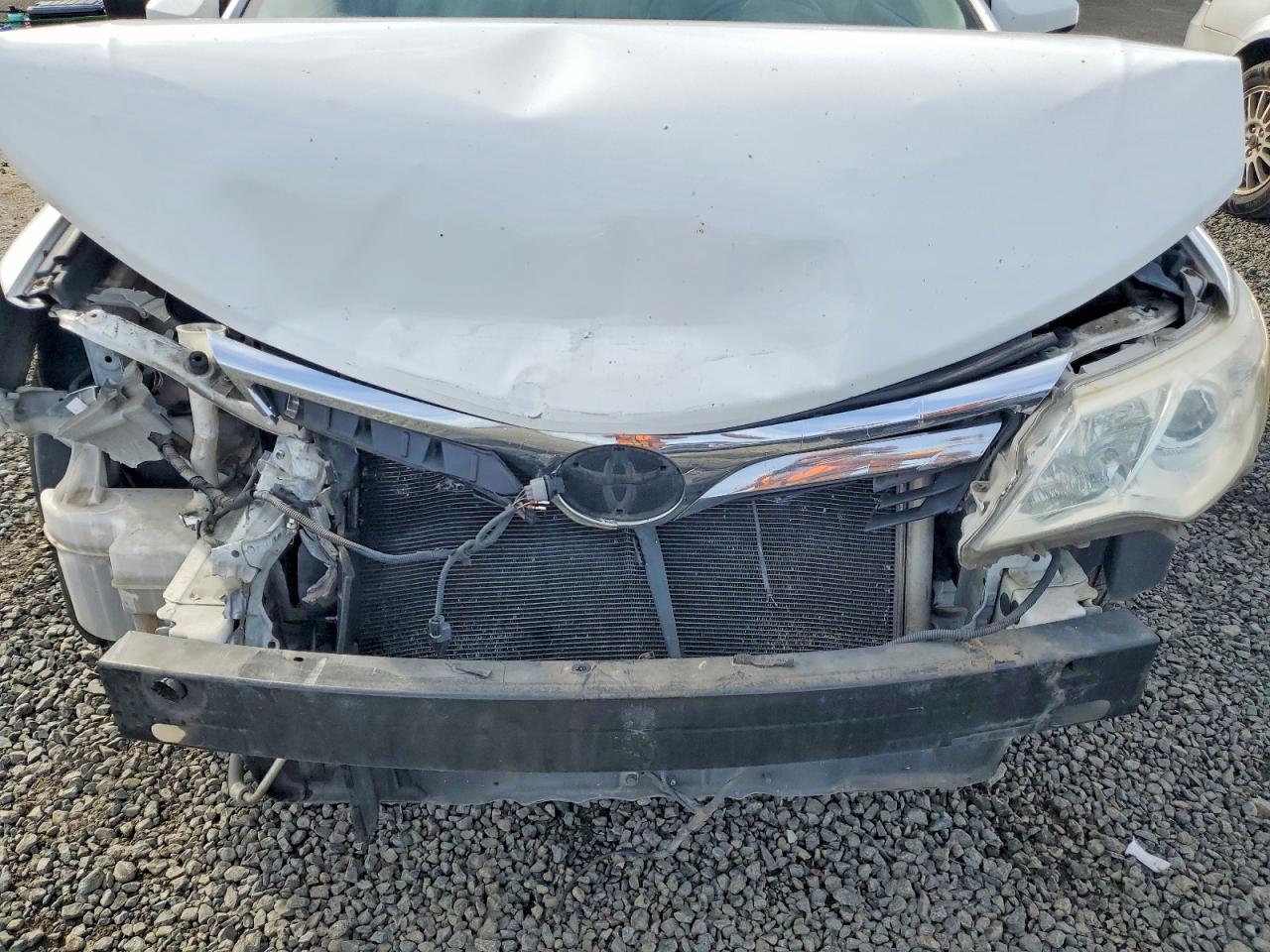2012 TOYOTA CAMRY LE photo 21