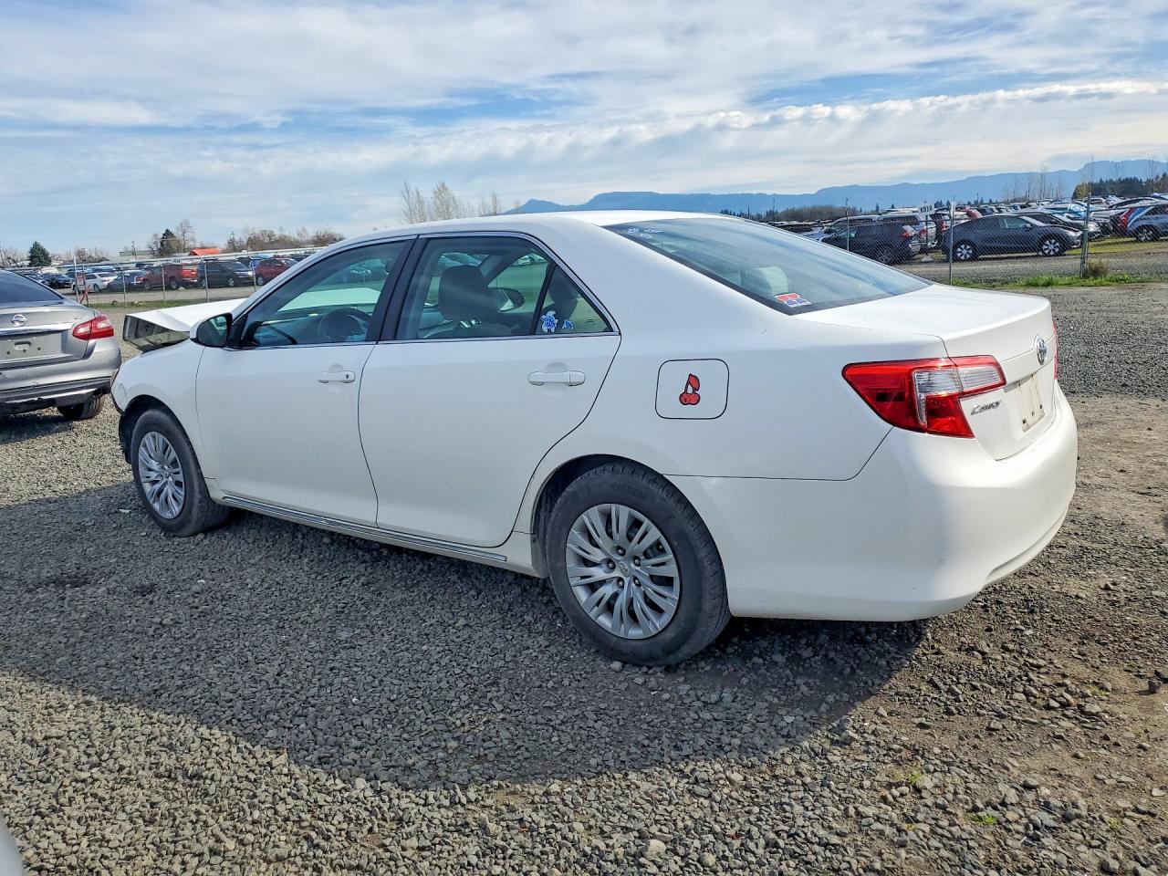 2012 TOYOTA CAMRY LE photo 3