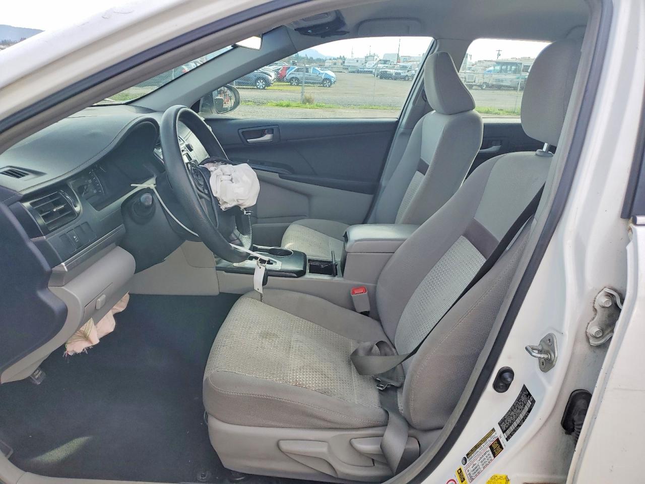 2012 TOYOTA CAMRY LE photo 13