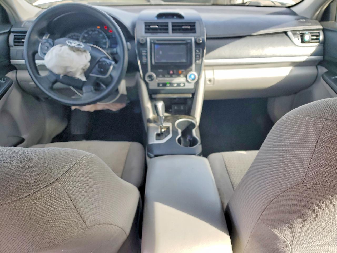 2012 TOYOTA CAMRY LE photo 15