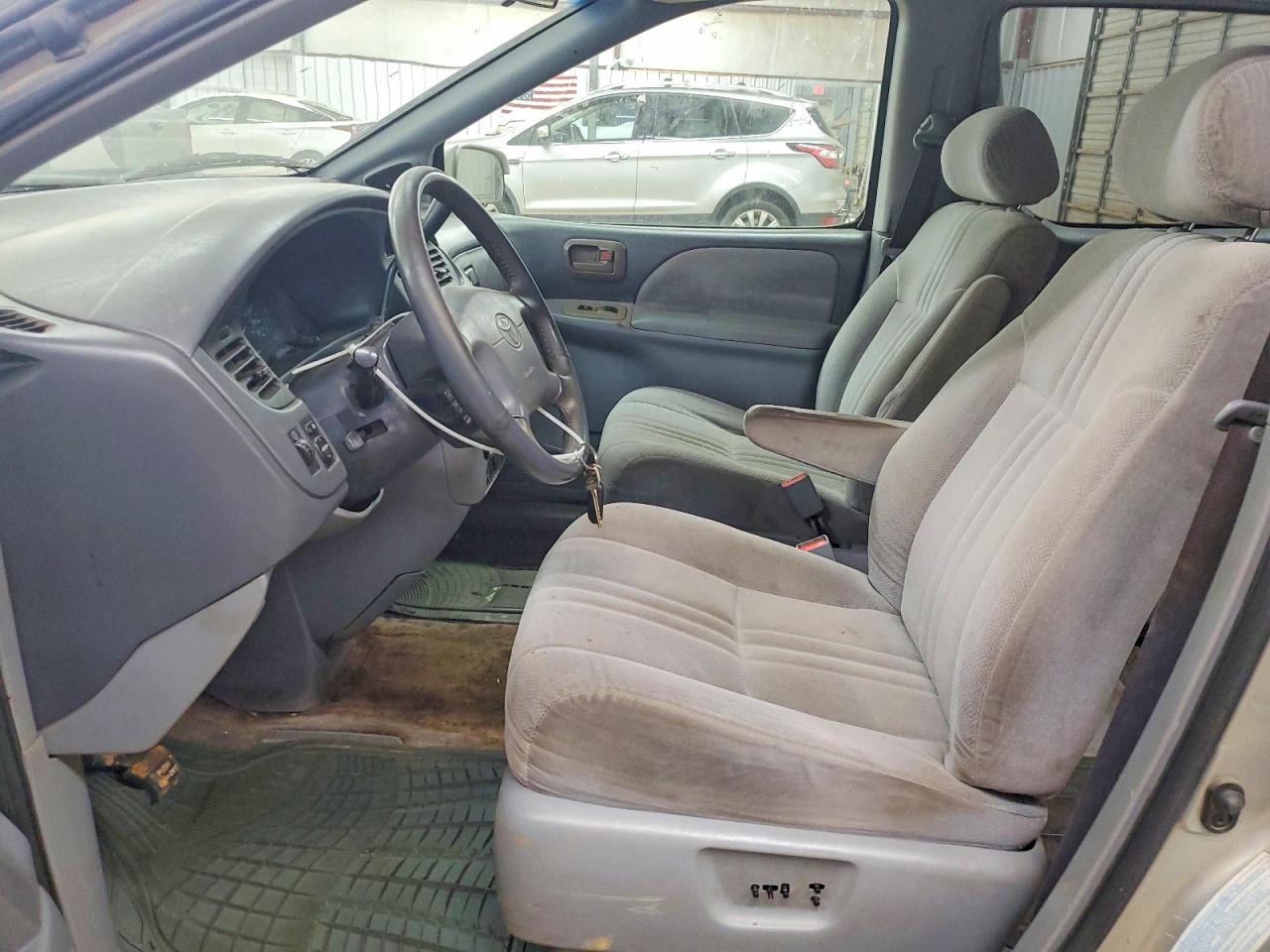 2003 TOYOTA SIENNA LE photo 7