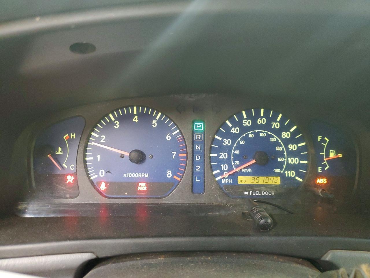 2003 TOYOTA SIENNA LE photo 9