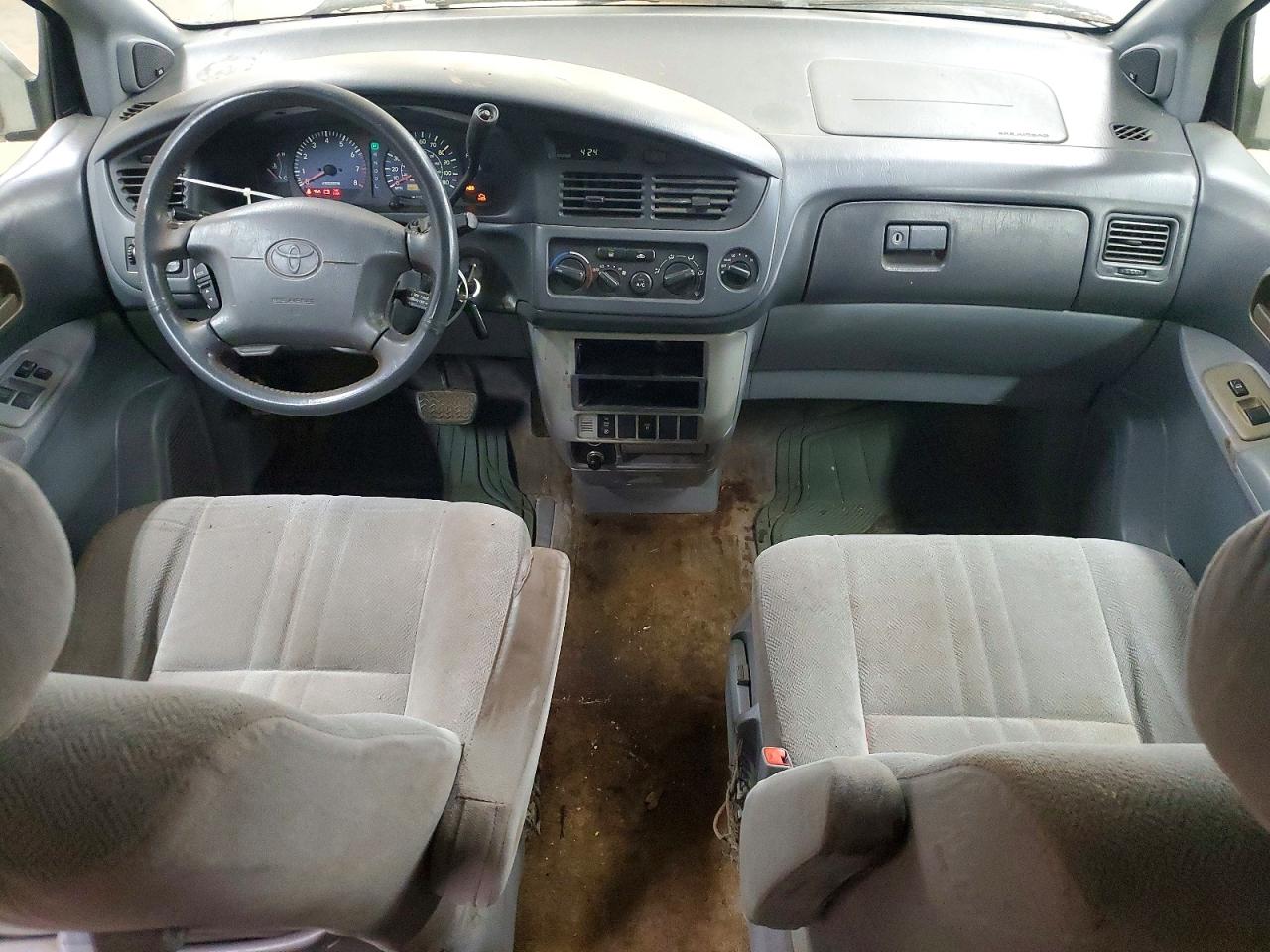 2003 TOYOTA SIENNA LE photo 8
