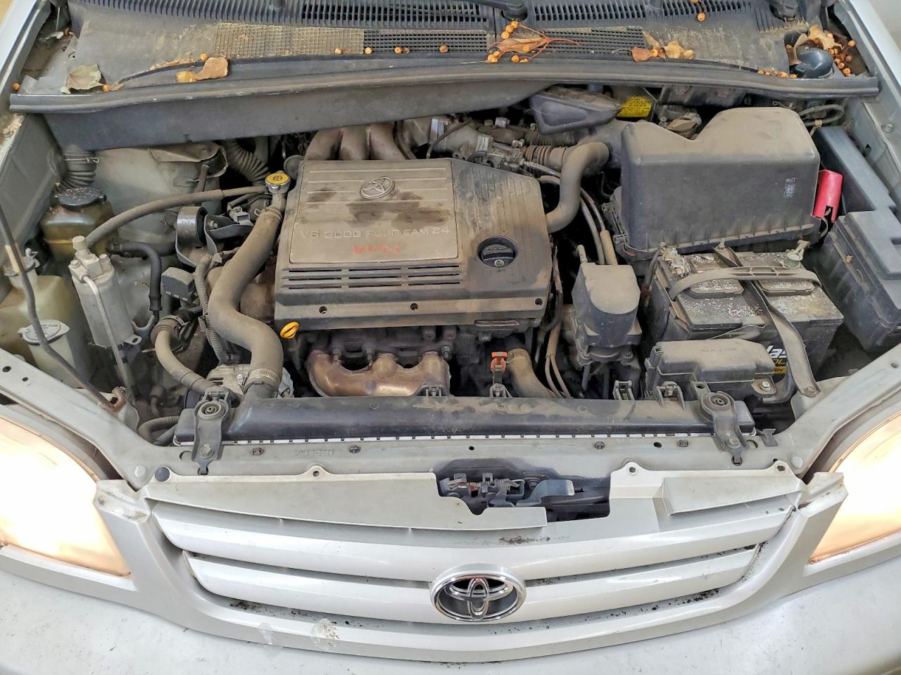 2003 TOYOTA SIENNA LE photo 12