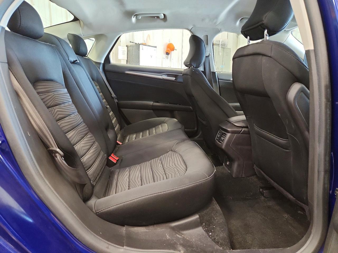2016 FORD FUSION SE photo 10