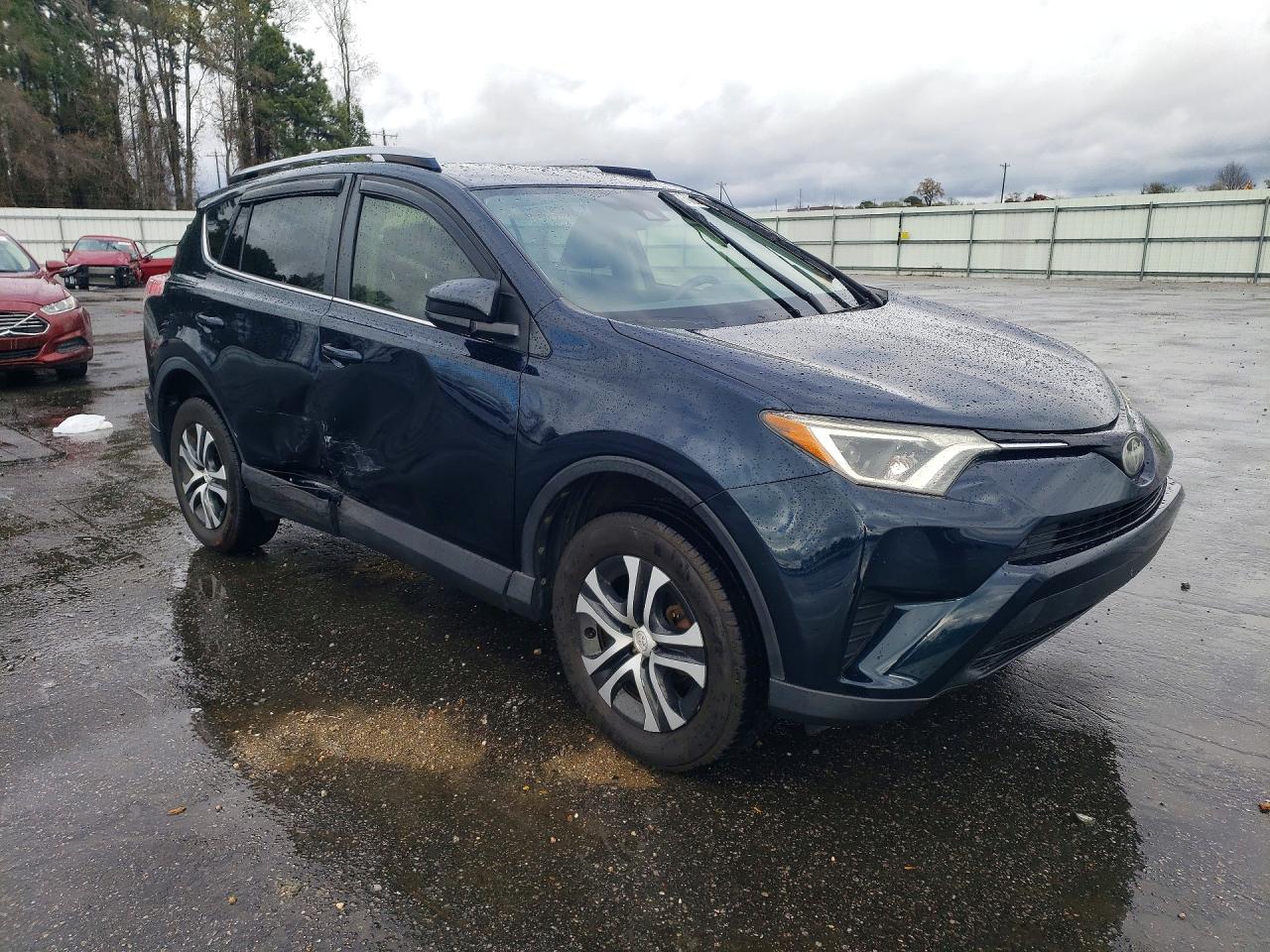 2018 TOYOTA RAV4 LE photo 4