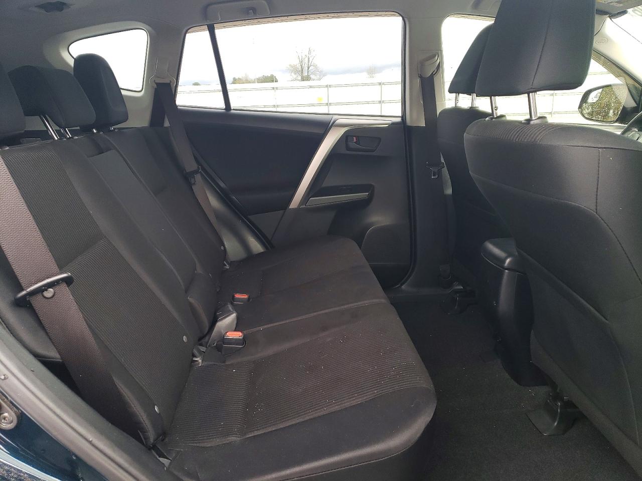 2018 TOYOTA RAV4 LE photo 11