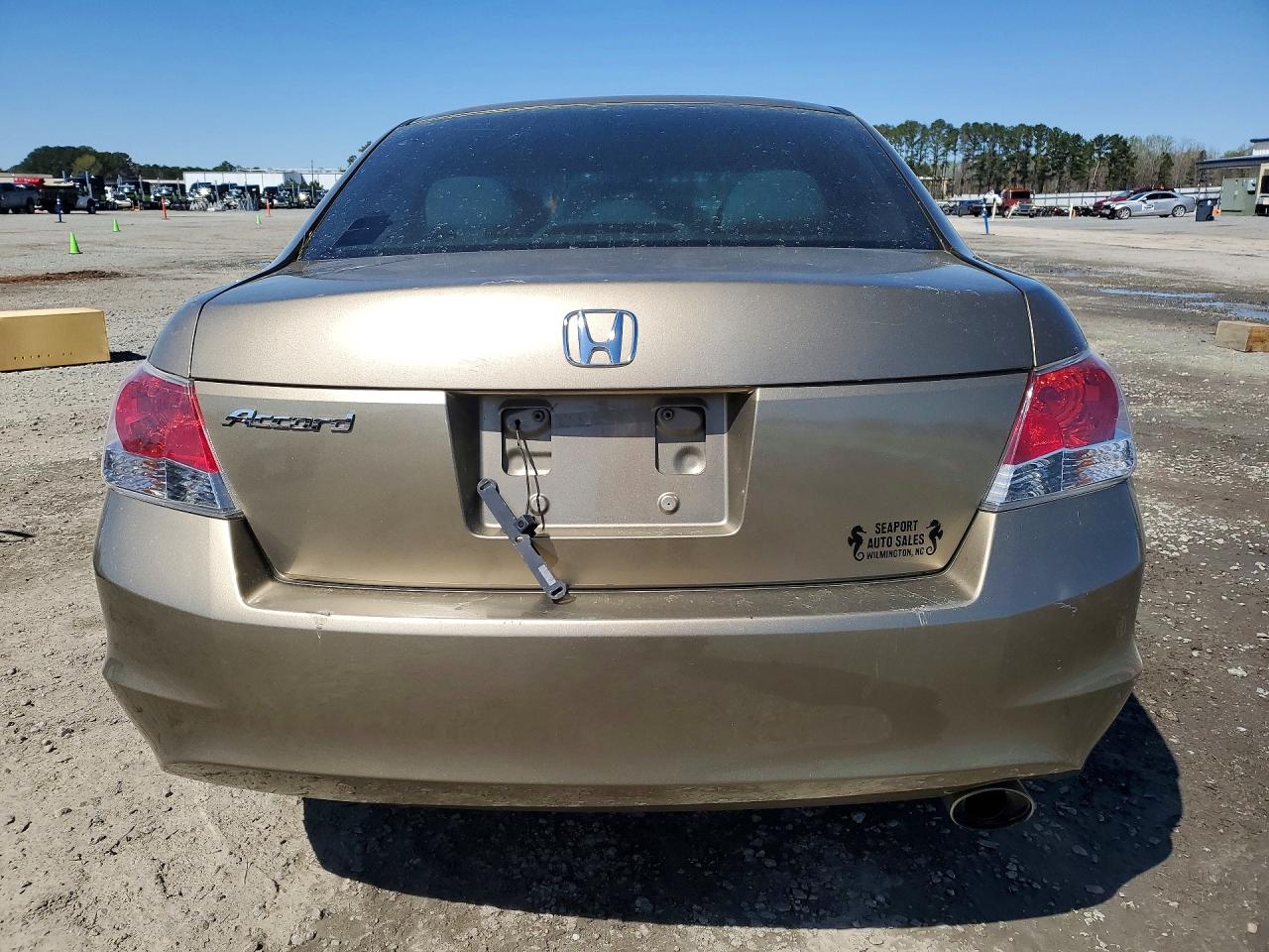 2010 HONDA ACCORD LXP photo 6