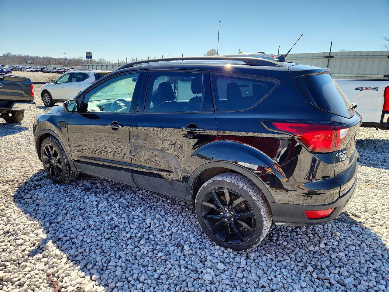 2019 FORD ESCAPE photo 2