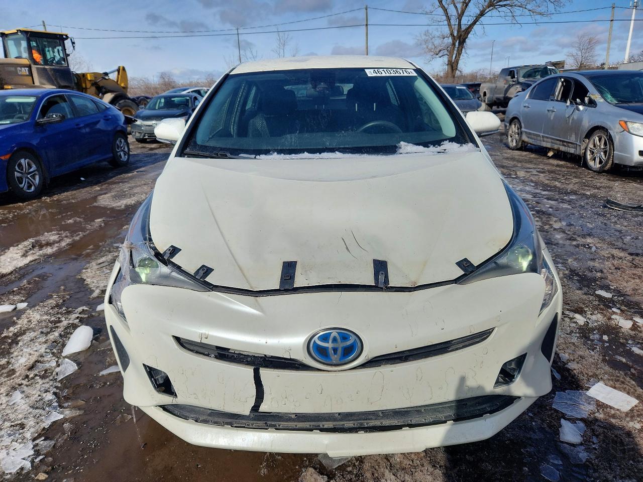 2016 TOYOTA PRIUS photo 9