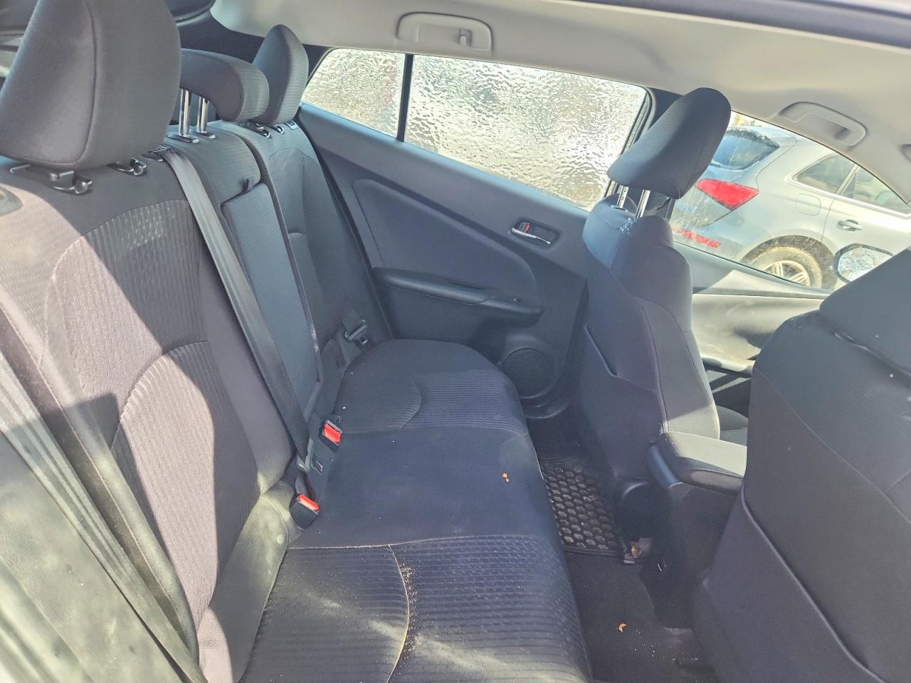 2016 TOYOTA PRIUS photo 19
