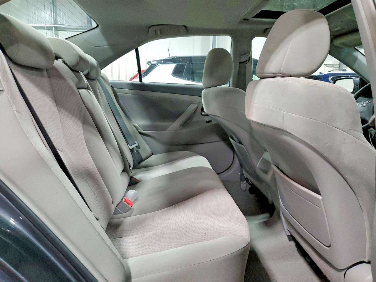 2011 TOYOTA CAMRY LE photo 19