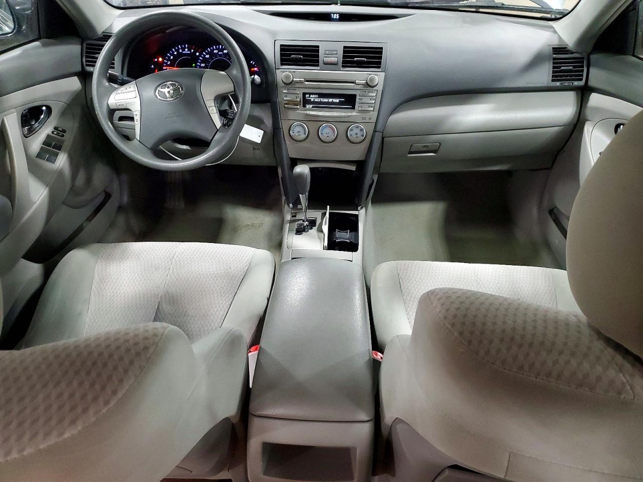 2011 TOYOTA CAMRY LE photo 15
