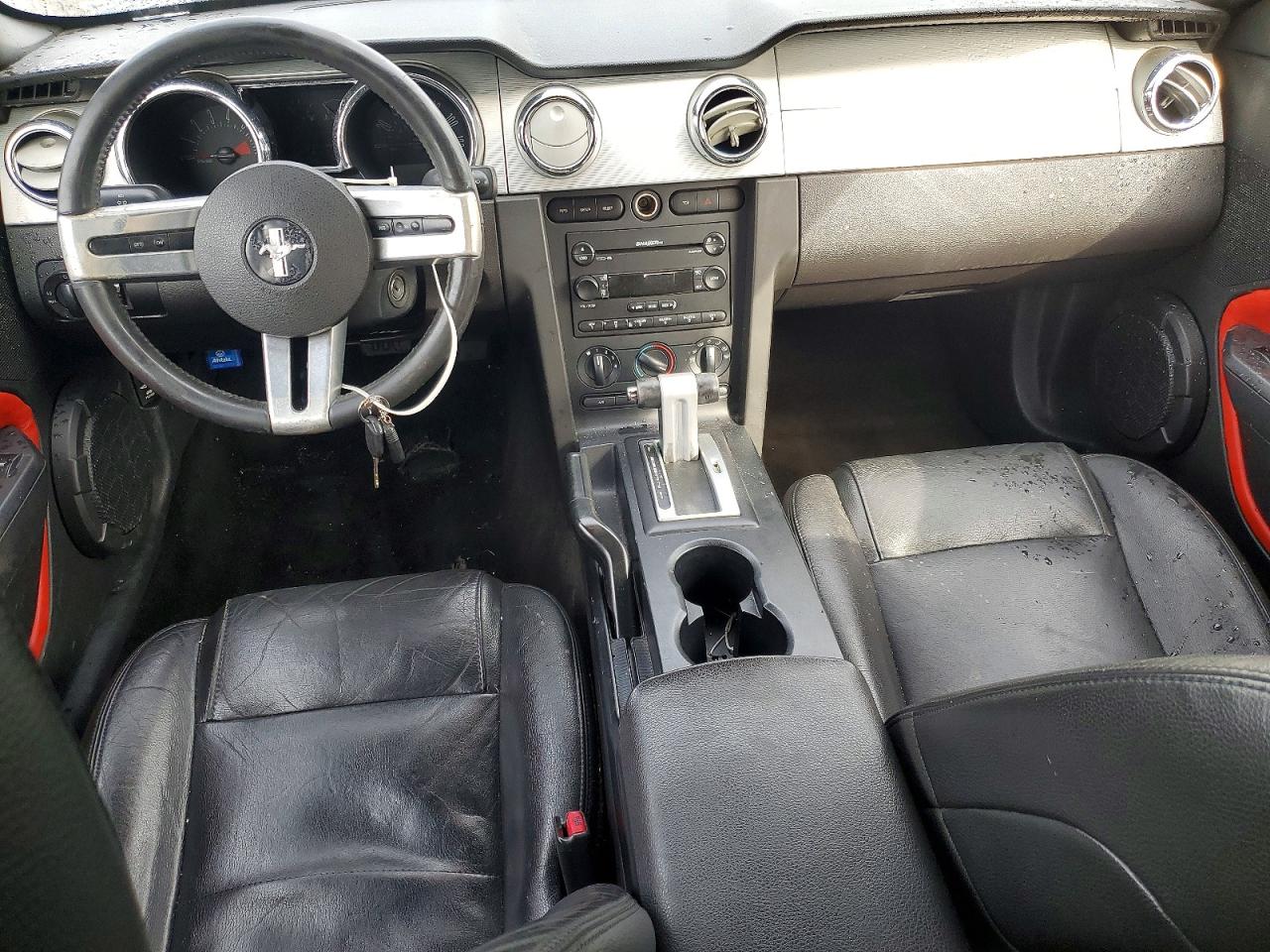 2006 FORD MUSTANG photo 8